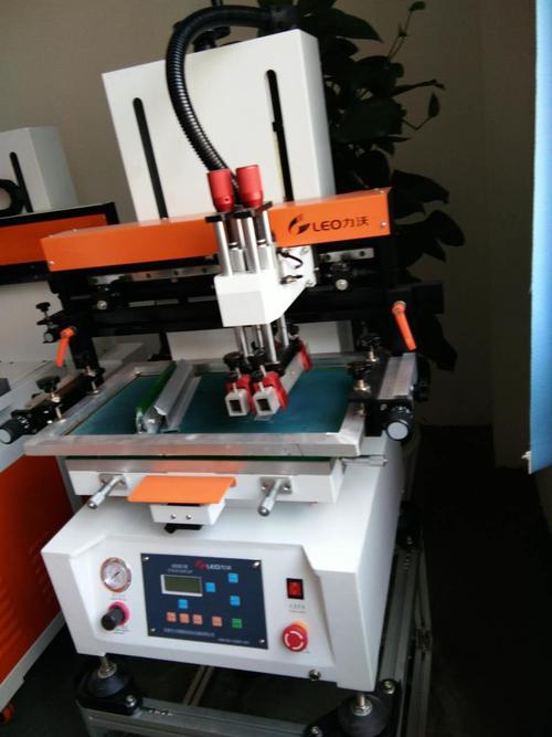 小型的平面絲印機價格實惠,功能齊全,適合于印刷小型片材產(chǎn)品.